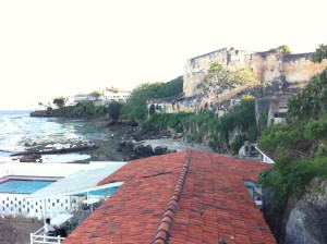 Uitzicht op de zijzijde van Fort Jesus